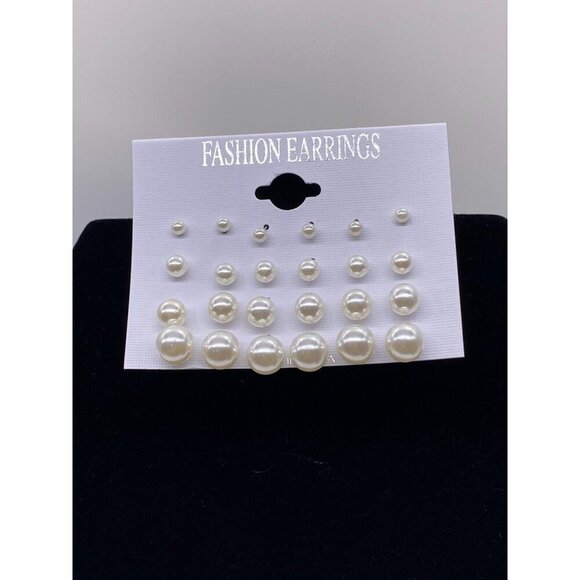 Fashion Pearl Stud Earring Set Womens 12 Pairs White Round Jewelry Lightweight - Picture 2 of 7